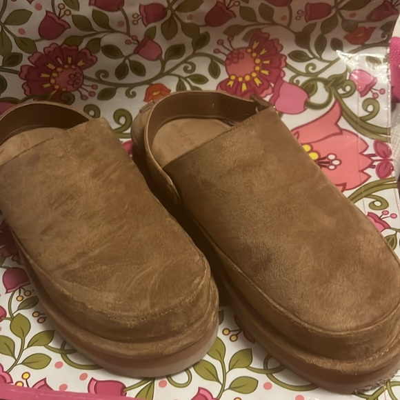 Madden Platform clogs REDUCED FINAL PICE - Picture 8 of 11